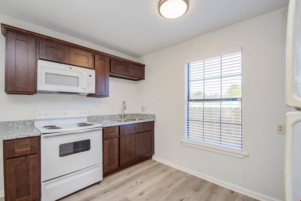 1051 W Little York Rd, Houston, TX 77091