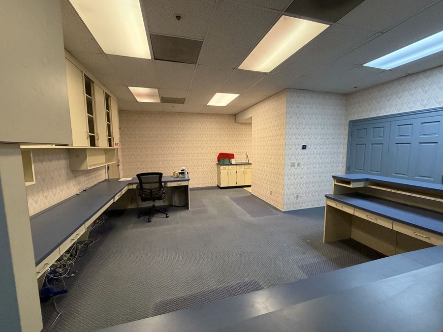 999 S. Fairmont Avenue, Suite 220