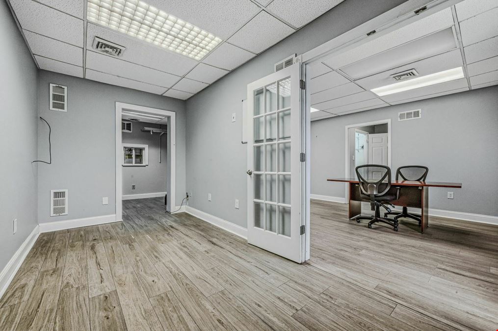 23 Parkway Circle, New Castle, DE