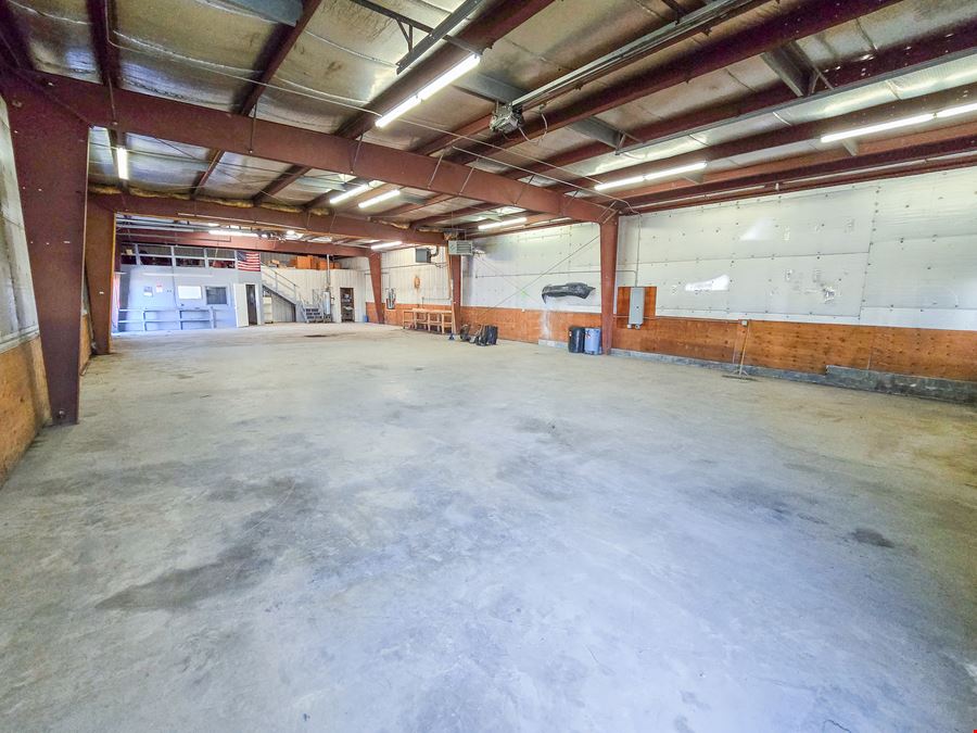 Free standing ±4,000 SF Shop & Office