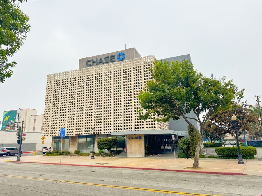 11001 Main St