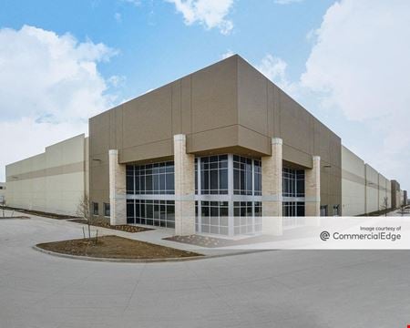Preview of commercial space at 160 West Everman Pkwy