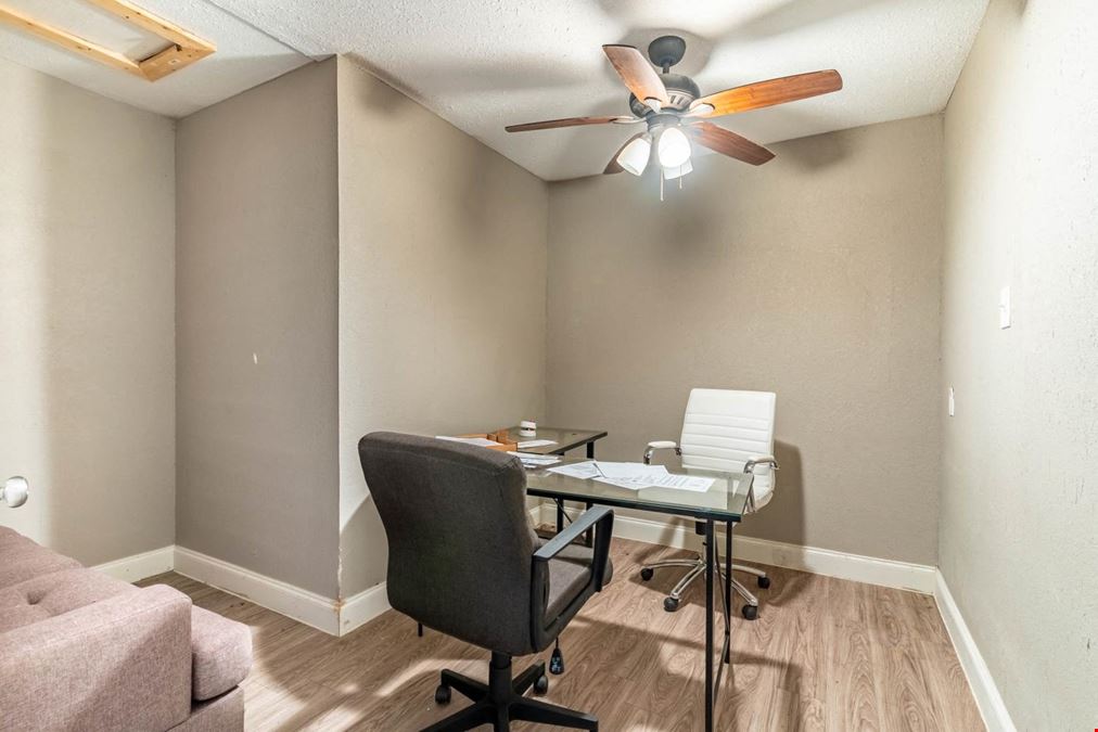 Office/Retail Suites on Interstate 30