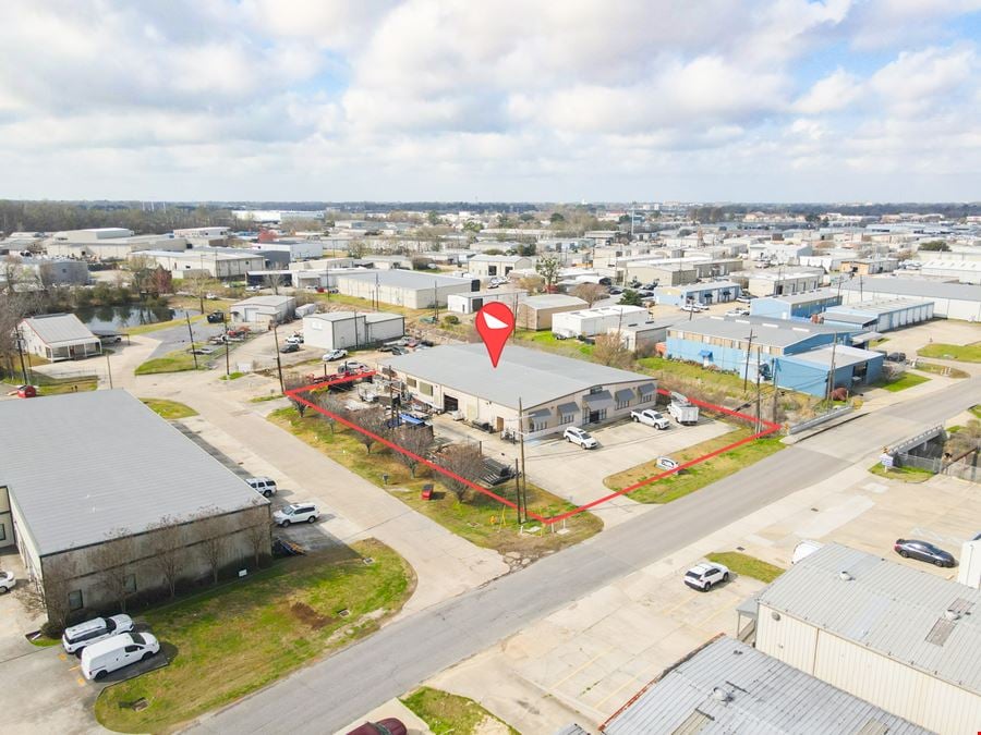 ±10,800 SF Industrial Flex Near Airline Hwy & Industriplex