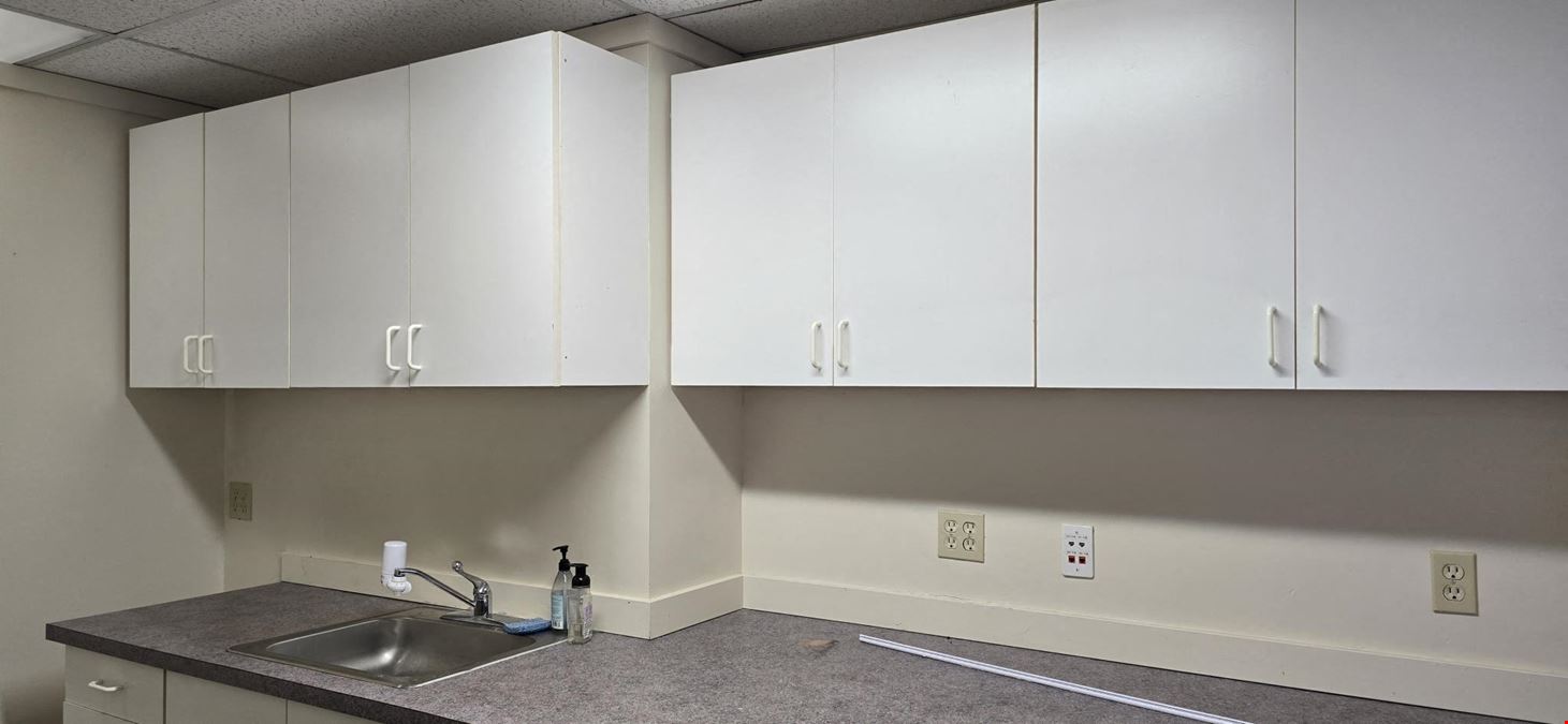 9 Lake Bellevue Drive, Unit 120