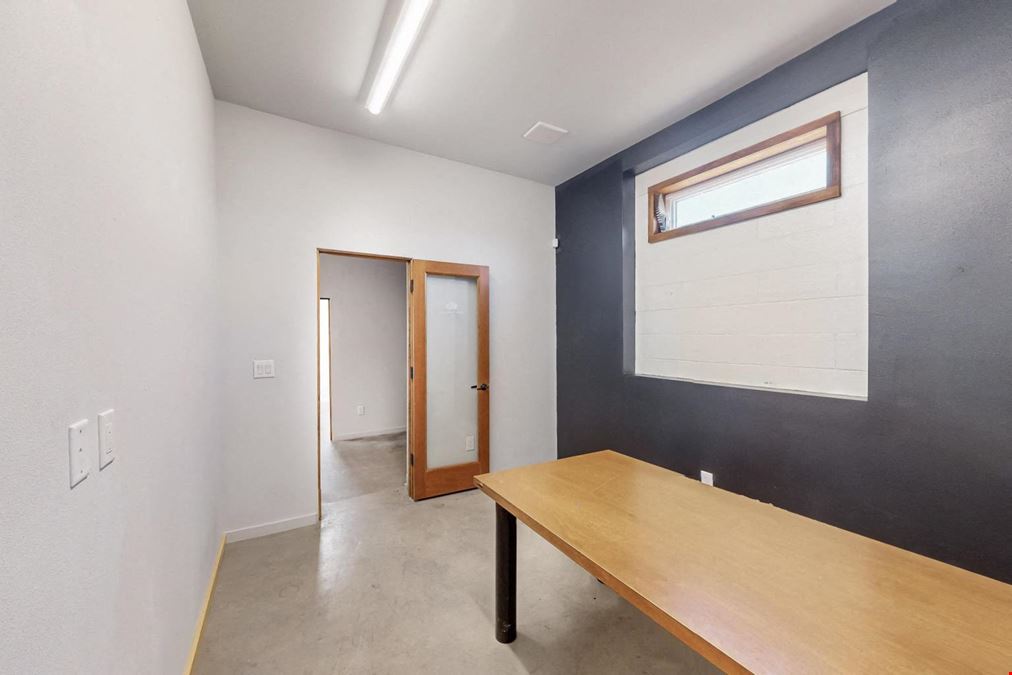 CLASS A LOS RANCHOS OFFICE/RETAIL SPACE