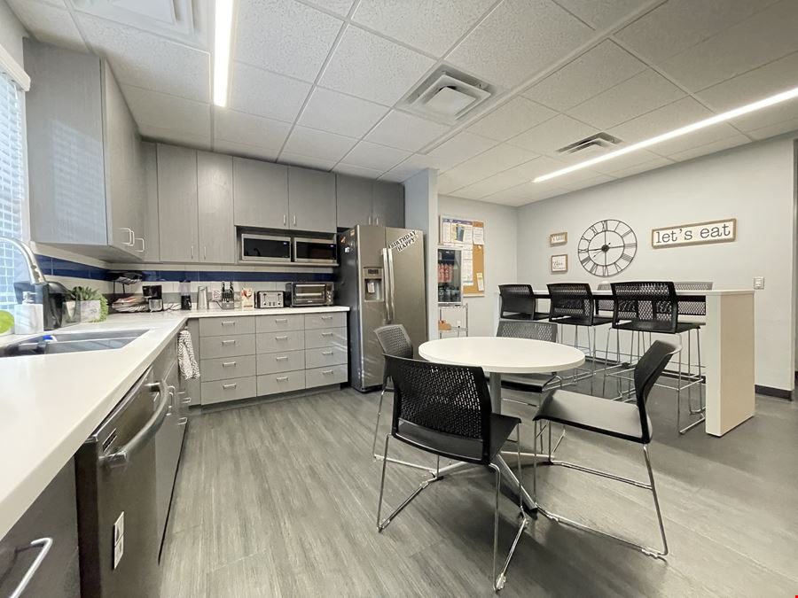 Crown Pointe IV - 2209 NW 40th Terr, Suite A