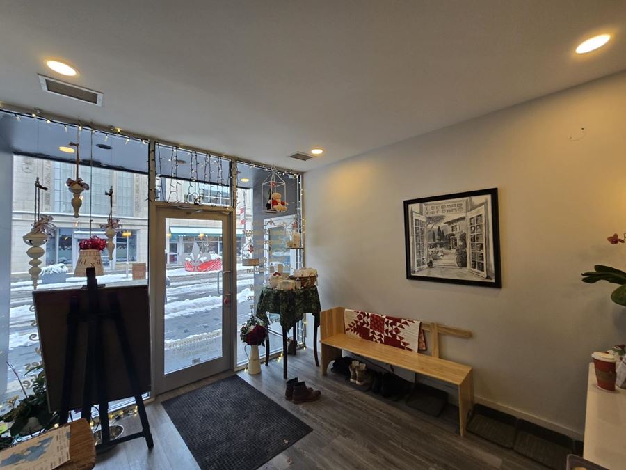 201 Dundas Street