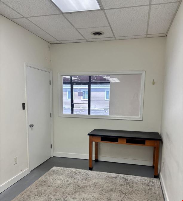 825 Grove Rd Suite 4