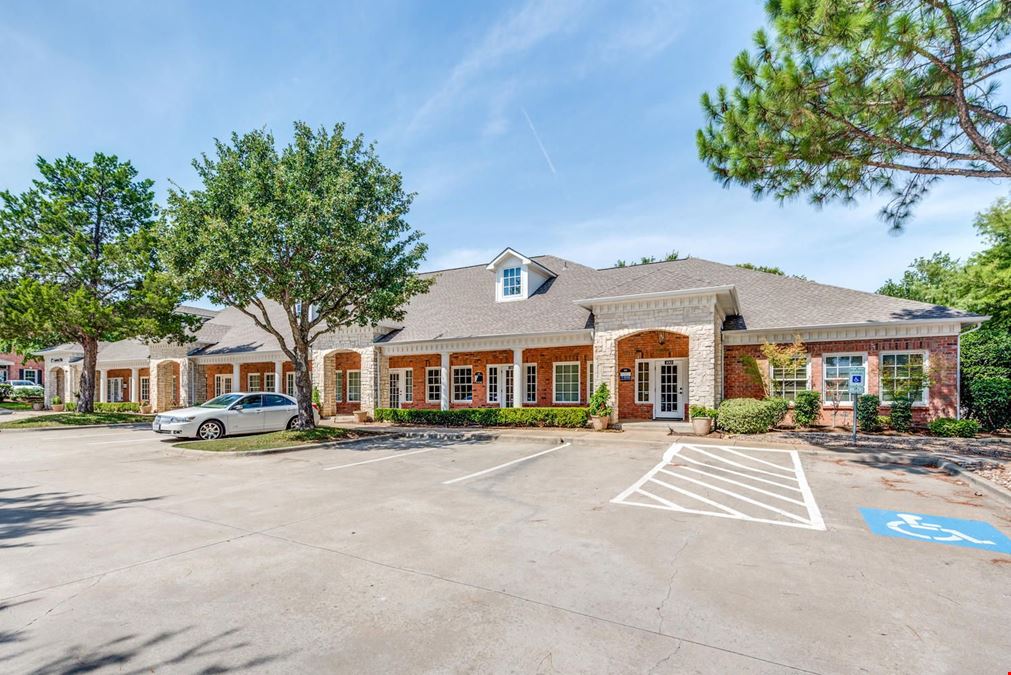2425-2435 E Southlake Blvd