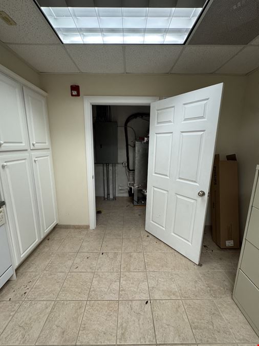 1800 Husted Rd