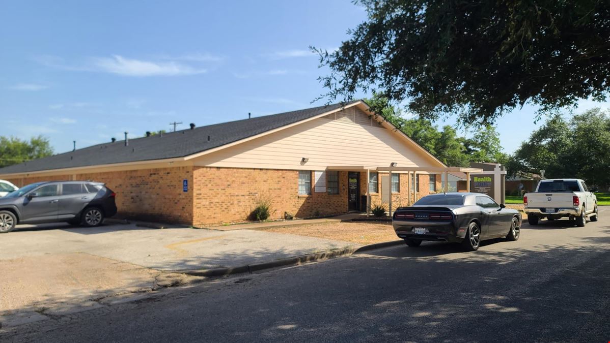 709 Barton Street, Hearne, TX