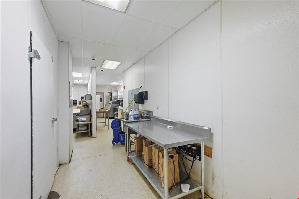 1650 w bakerview