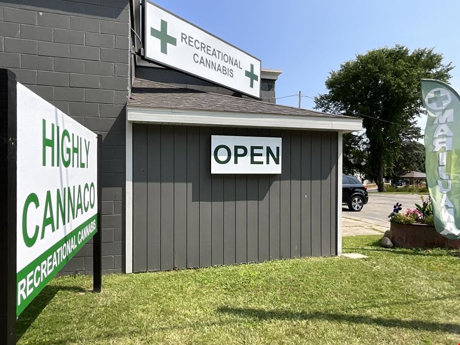 108 N US Highway 23