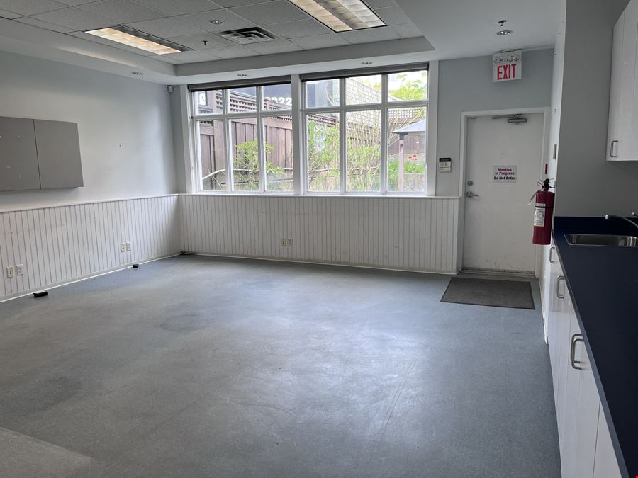 763 Kingsway
