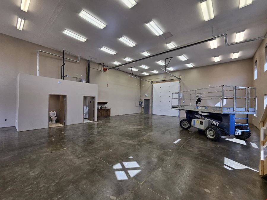 7471 Edgar Industrial Bend - Unit 24
