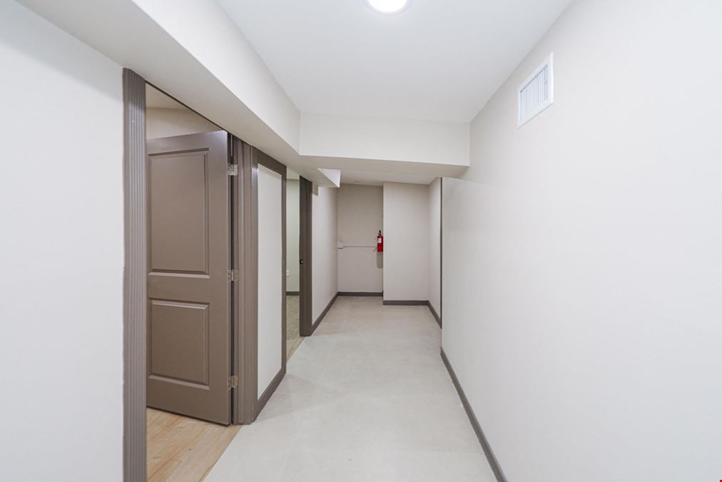 104 E Calton Rd
