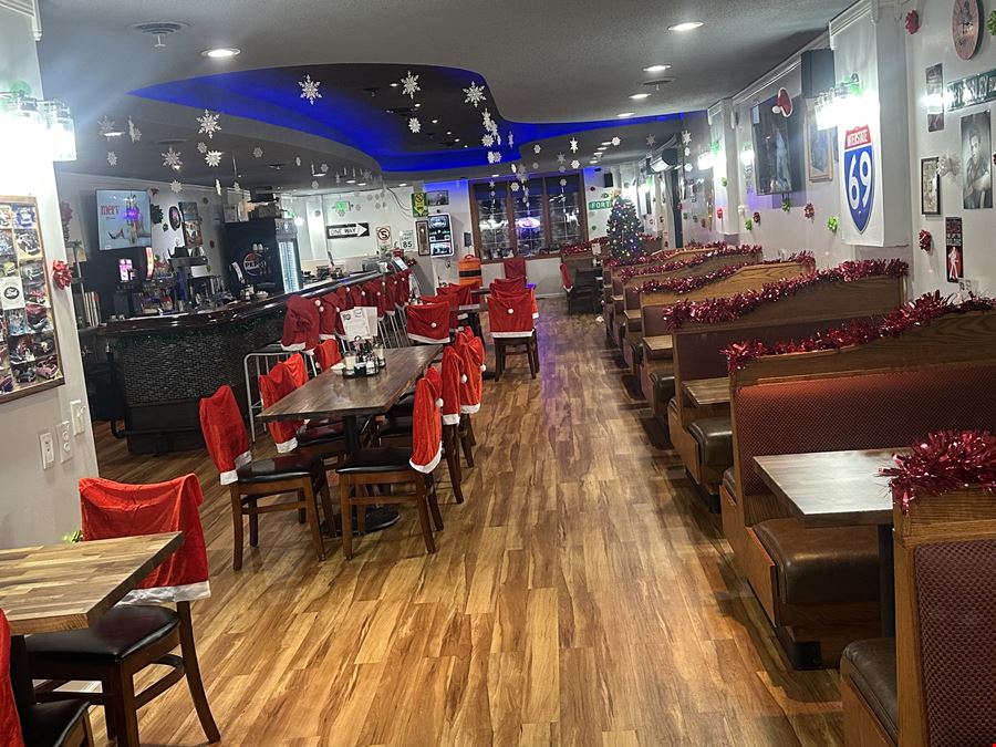 3807 Fort St (M-85), Restaurant with Outdoor Café