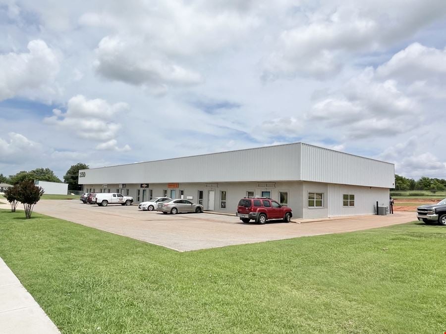 2350 S Midwest Blvd - Flex Space w/ Warehouse Loft