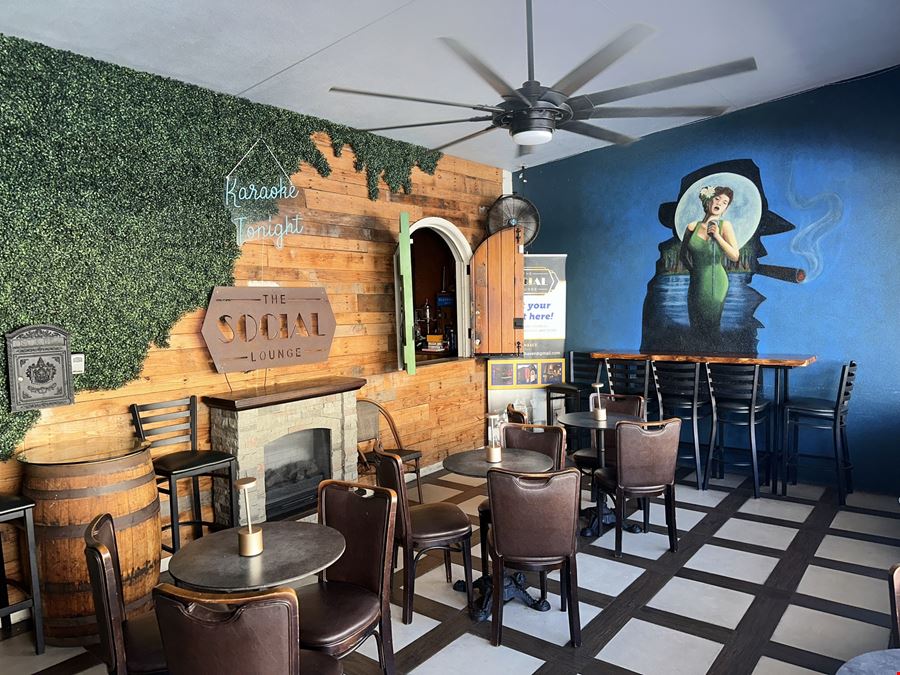 Downtown Winter Haven Office/Bar