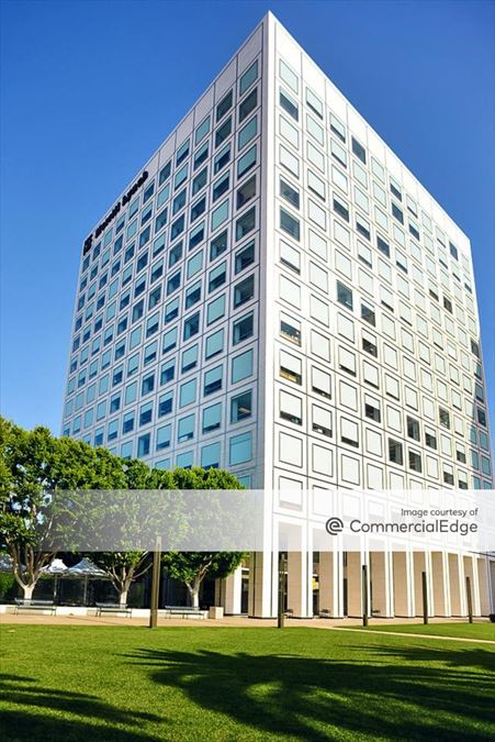 MacArthur Court