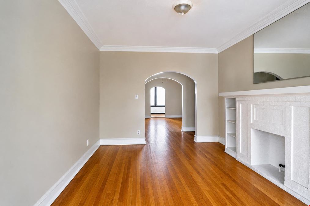 1528 E 74TH PL | 6 Unit Multifamily