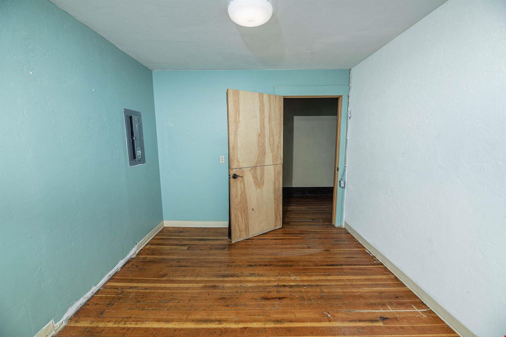 513 E Main St