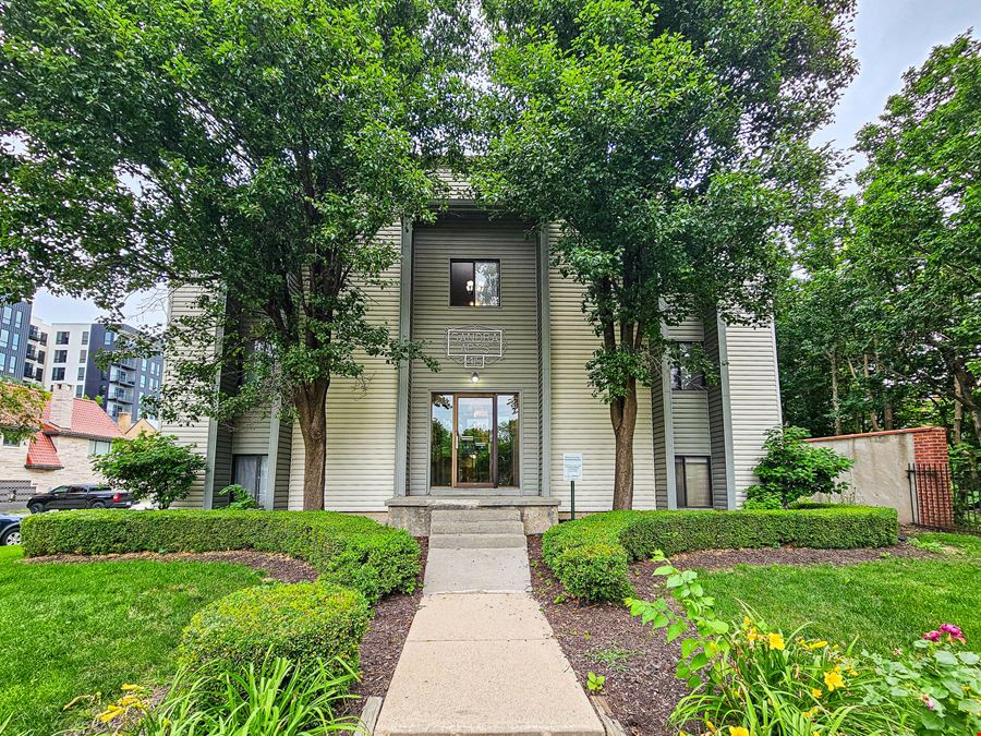 12-Unit Multifamily Property in Blackstone