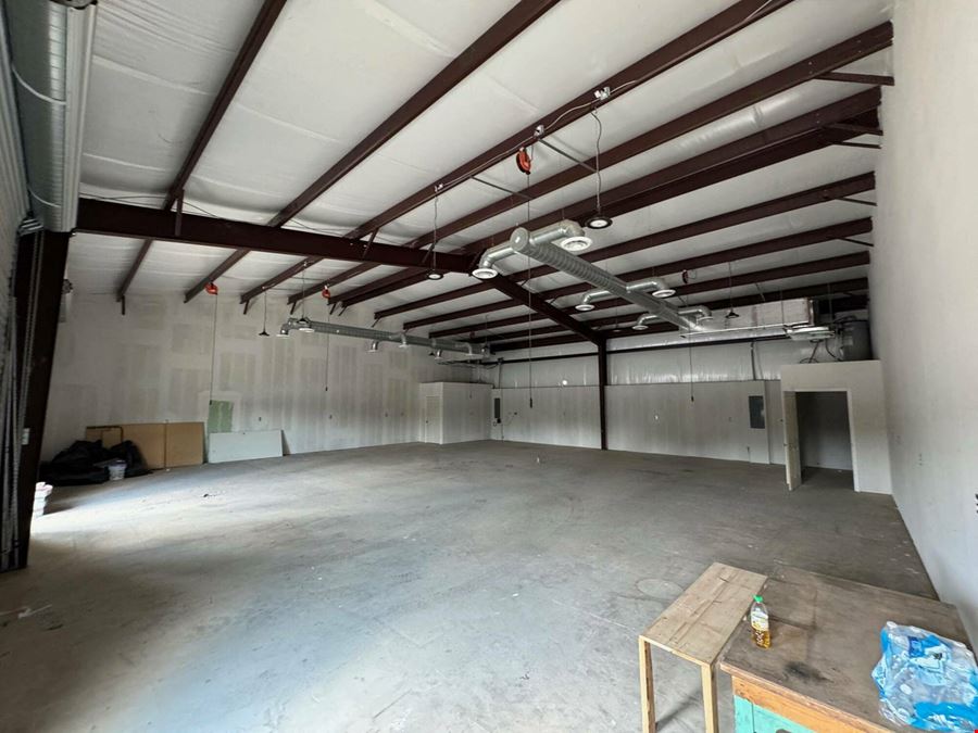 Flex/Warehouse Suites | 1,250–2,500 SF | 3-Phase Power | FM 306 | Spring Branch, TX