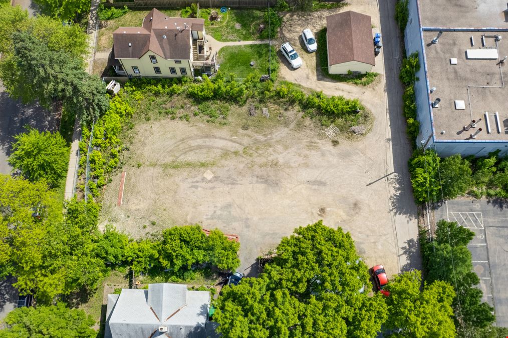 2828 & 2824 27th Ave S