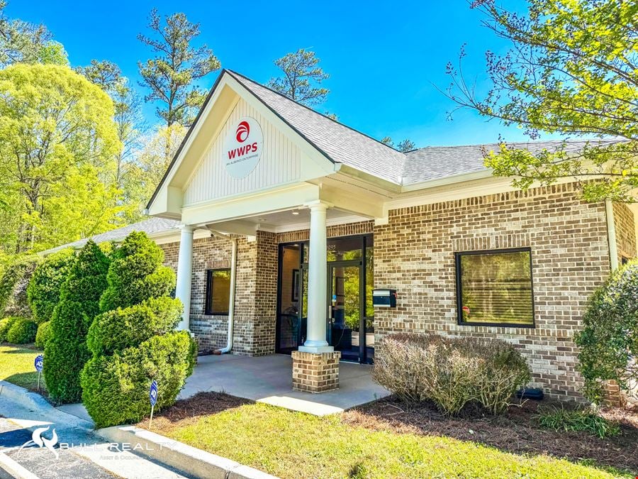 ±2,214 SF Freestanding Office