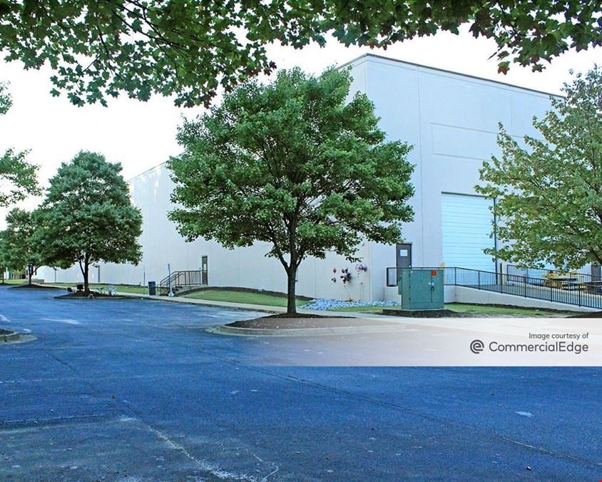 Southpark - 5395 Oakley Industrial Blvd