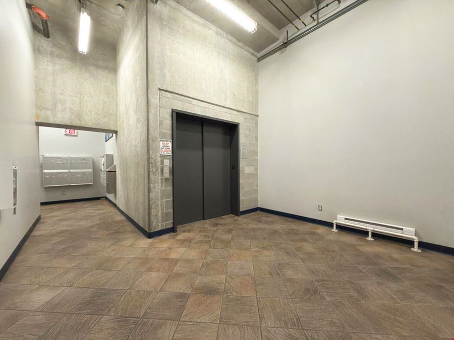 #208 - 128 W 6th Ave