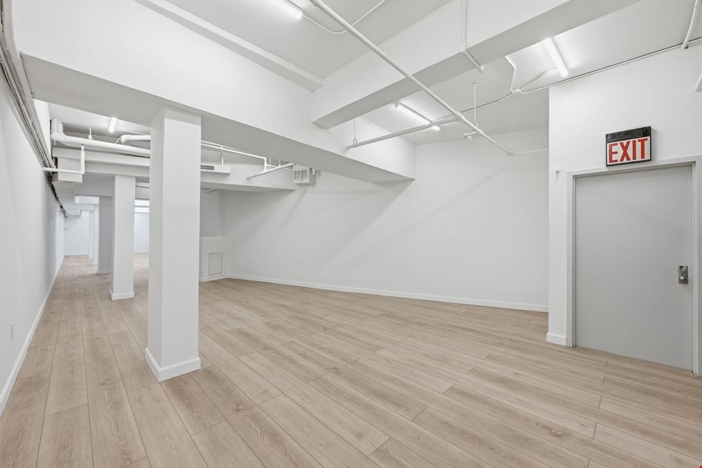 254 W 10th St