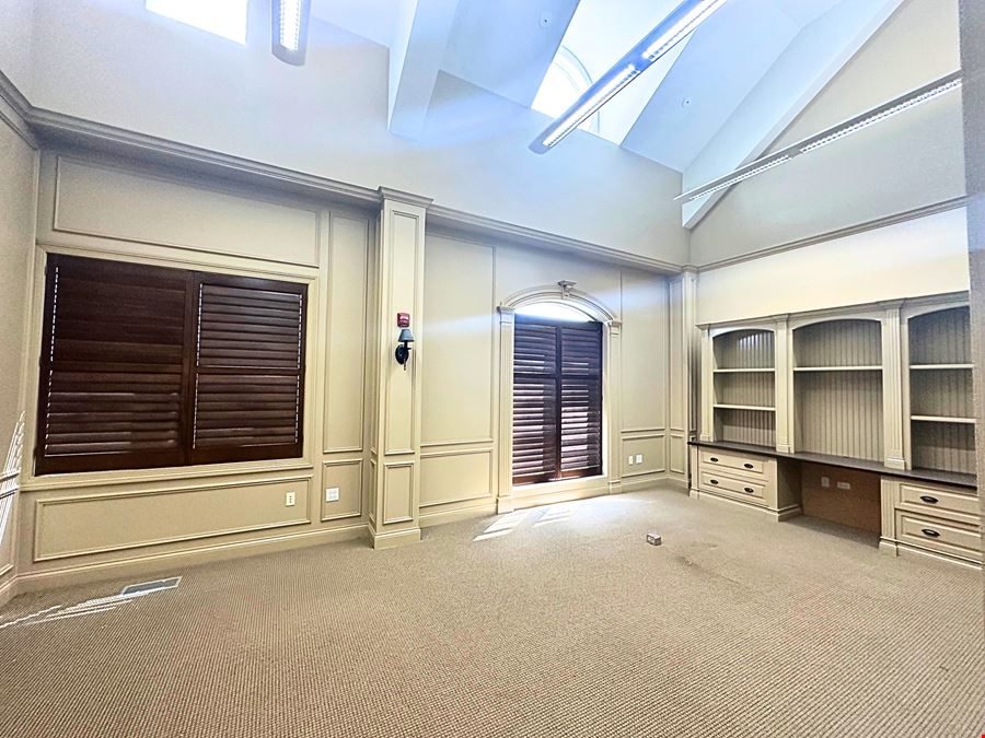 Lincolnshire Second Floor Office Suite