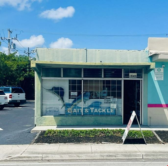 High-Visibility Retail Building in Pompano Beach