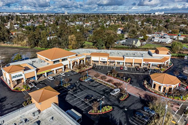Preview of Retail space for Rent at 3170 Jefferson Boulevard