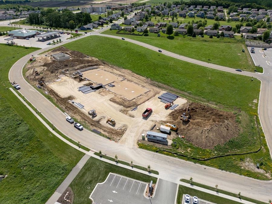 3629 Sarah Place NW - West Circle Drive Retail Plaza