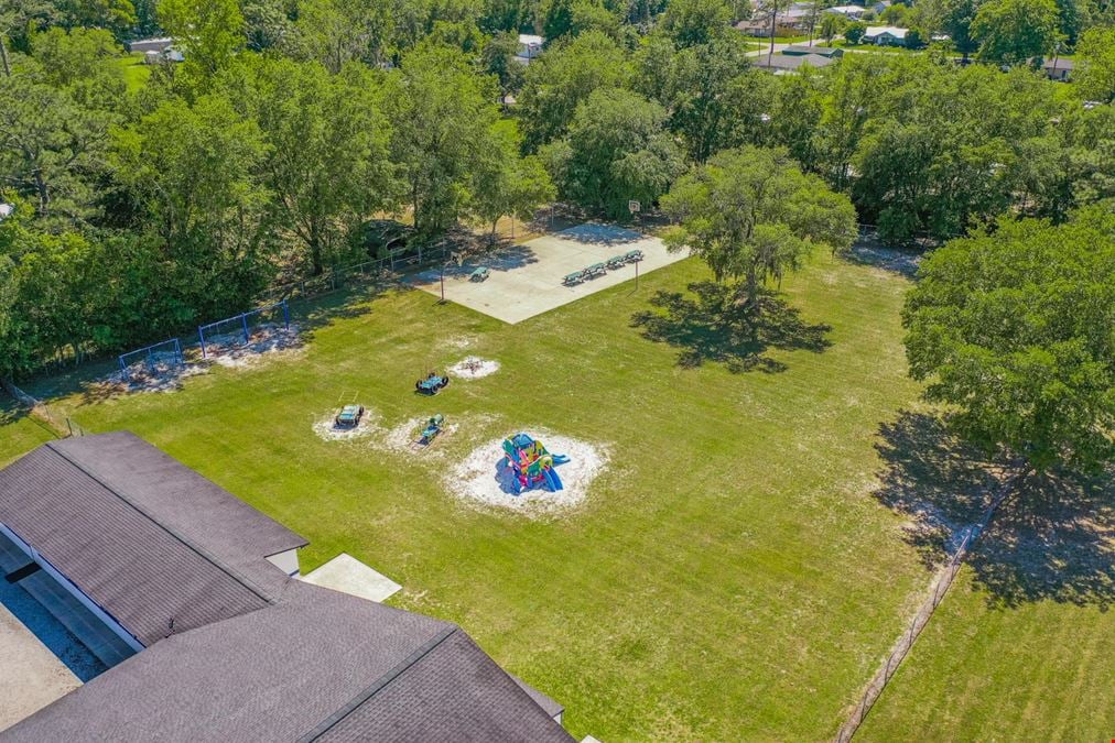 590 7th St Macclenny Building & Land 