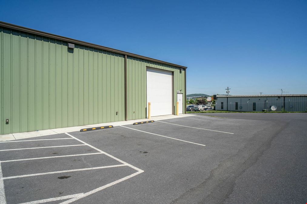 FOR LEASE - RARE SMALL FLEX SPACE | ±1,875 SF | IDEAL FOR CONTRACTORS & SERVICE BUSINESS