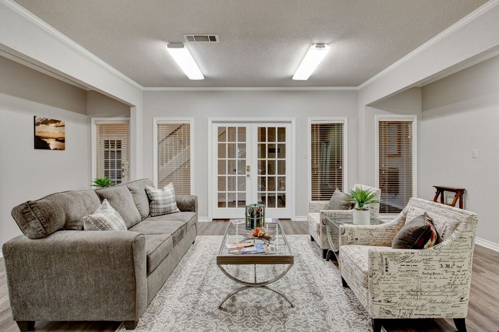 1721-1725 E Southlake Blvd