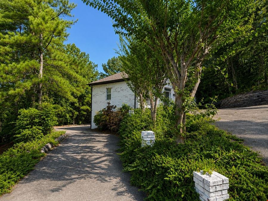 ±1,968 SF Freestanding Office Building for Sale in Pelham