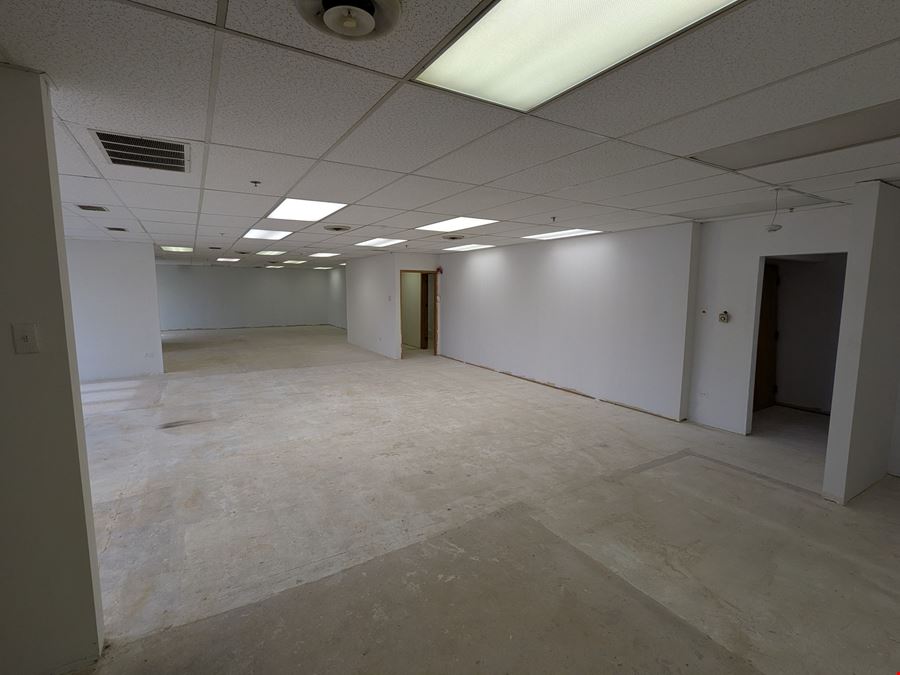 17524 E. Carriageway
