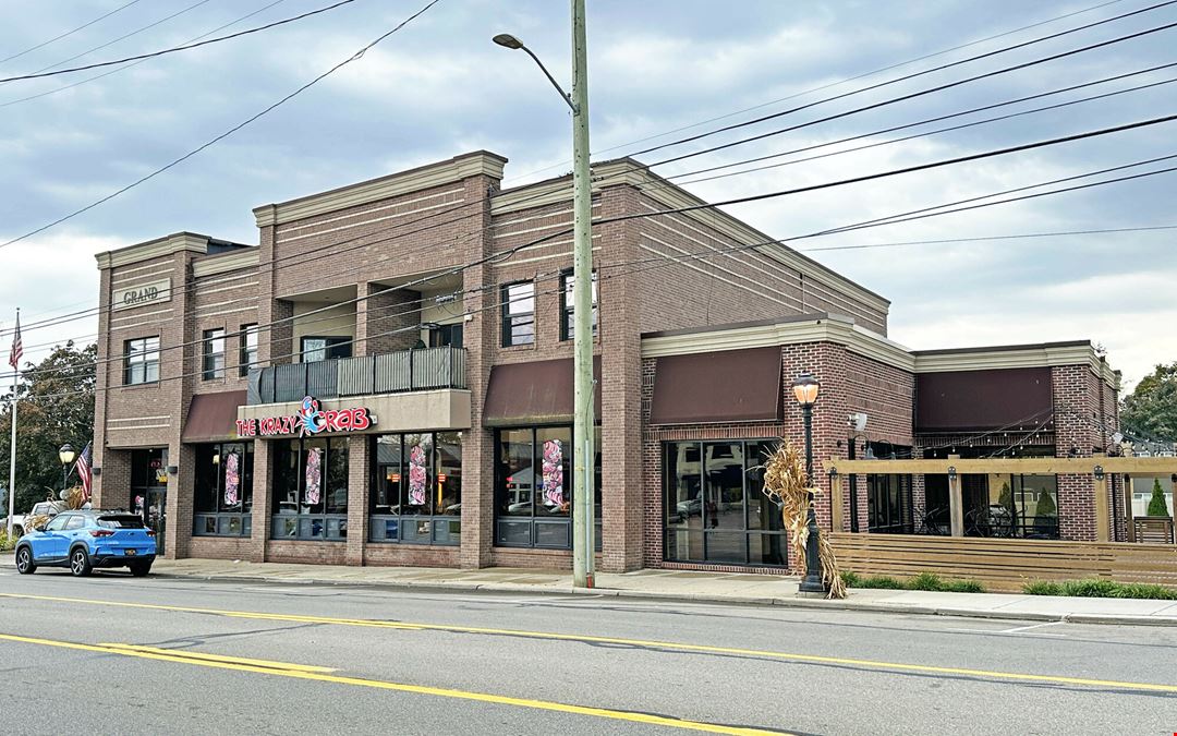 32821- 32905 Grand River Ave