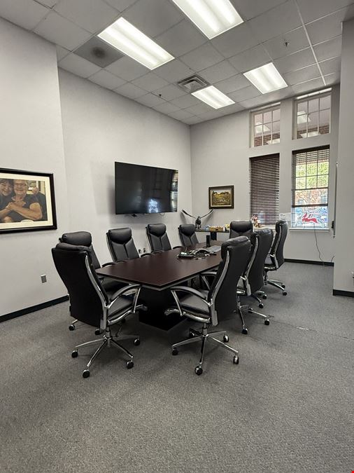 Charming Garden Office Space in Downtown Grapevine