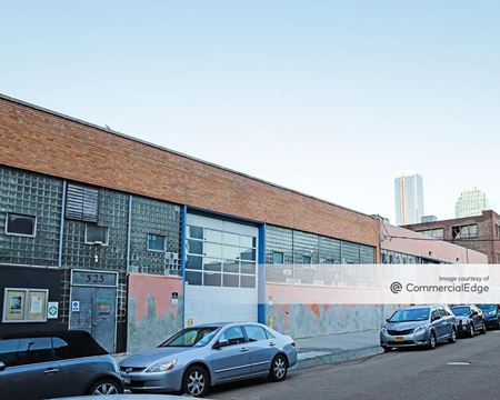 Preview of commercial space at 5-25 46th Street