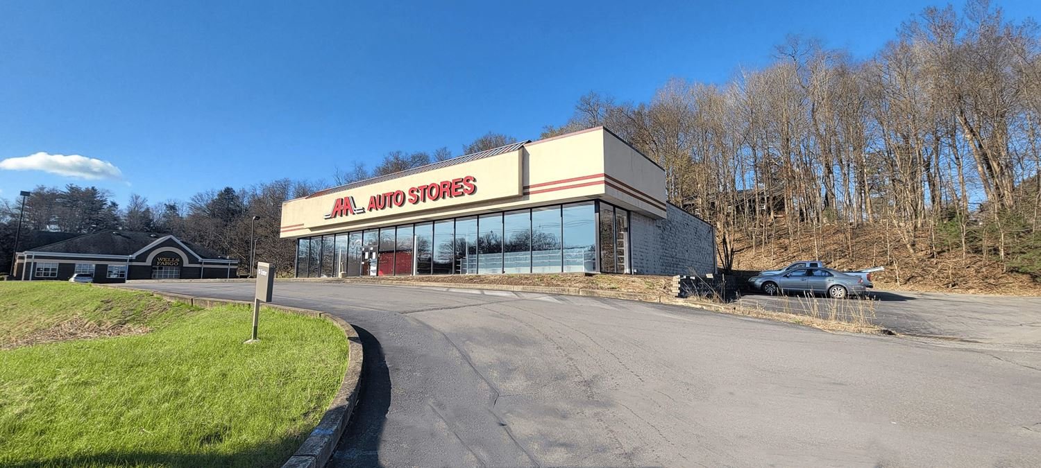 2136 Memorial Hwy.