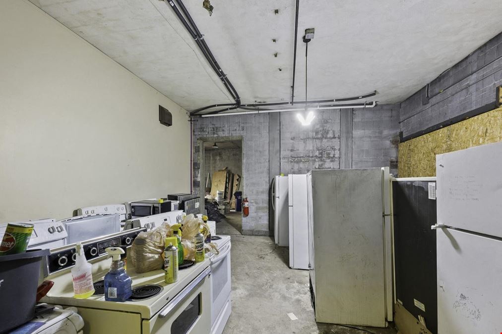 16625 W Grand River Ave