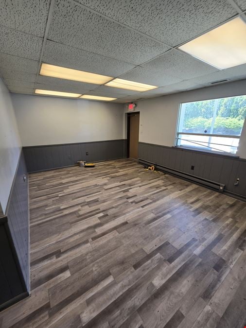 Macedonia - 9260 Valley View Road - Flex Space