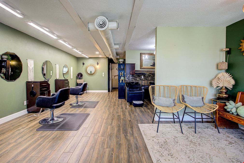 Waterview Standalone Building in Historic Downtown Palatka